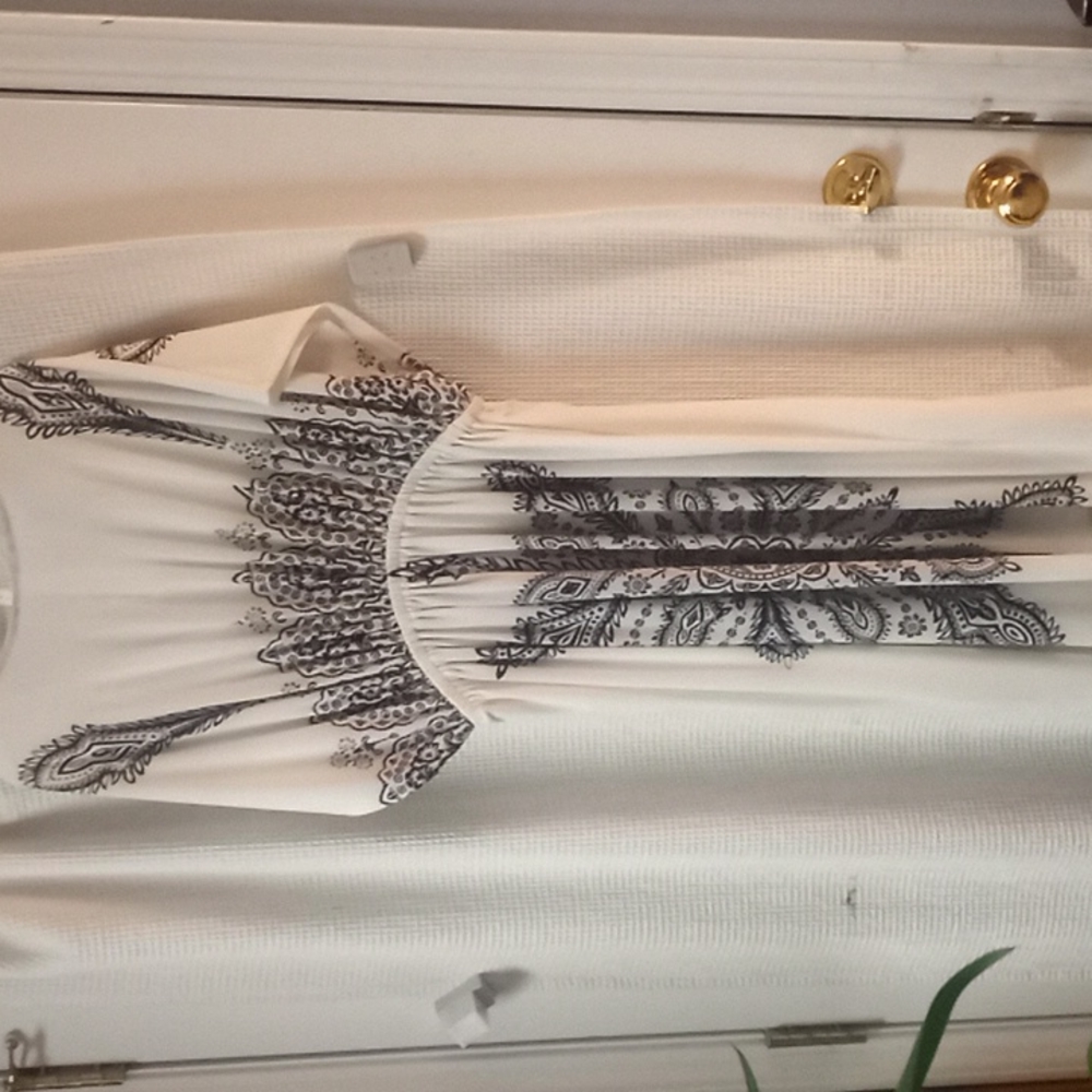 Dress - Picture 3 of 4